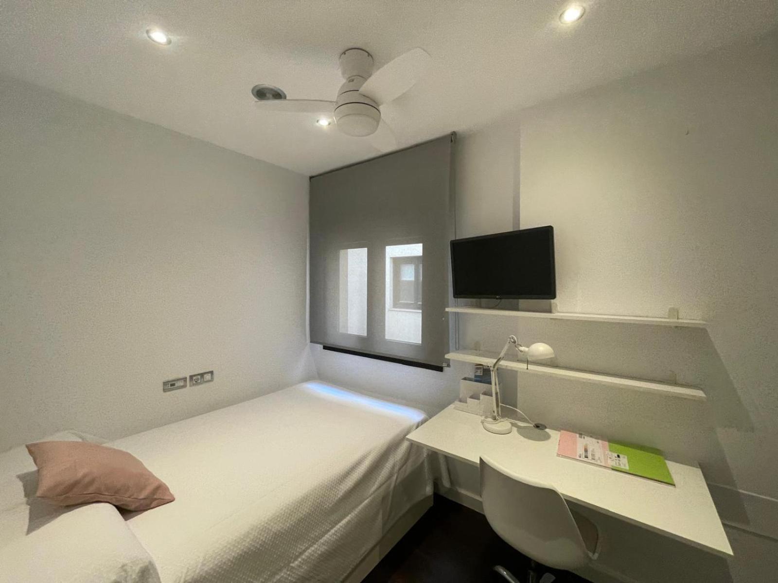 Moderno Apartamento Con Plaza De Garaje En Pleno Centro De Αλμερία Εξωτερικό φωτογραφία